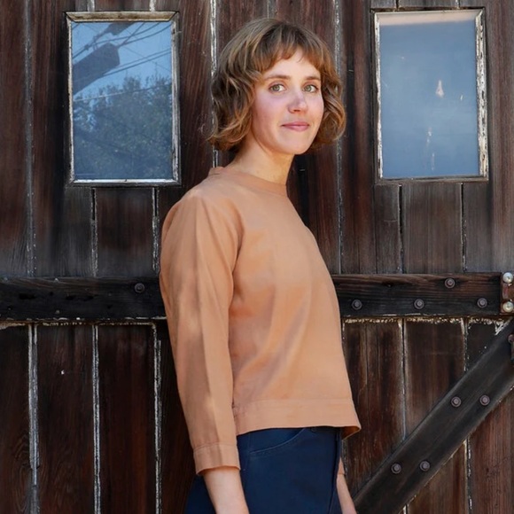 Me & Arrow Crew Neck Pullover Tan Flannel Top, S - Picture 2 of 8